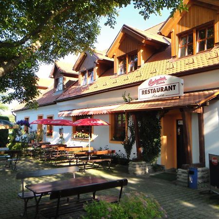 Pension & Restaurant U Konske Drahy Holkov Velešín エクステリア 写真