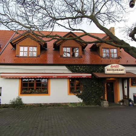 Pension & Restaurant U Konske Drahy Holkov Velešín エクステリア 写真